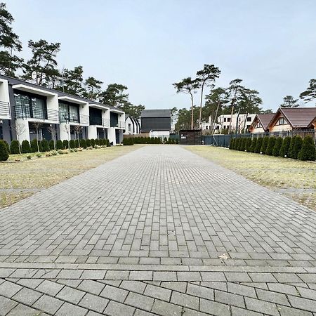 Prestige House Apartament - 2 Sypialnie Z Ogrodkiem I Basenem ポビエロボ エクステリア 写真