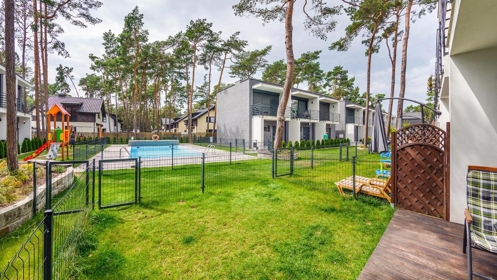 Prestige House Apartament - 2 Sypialnie Z Ogrodkiem I Basenem ポビエロボ エクステリア 写真